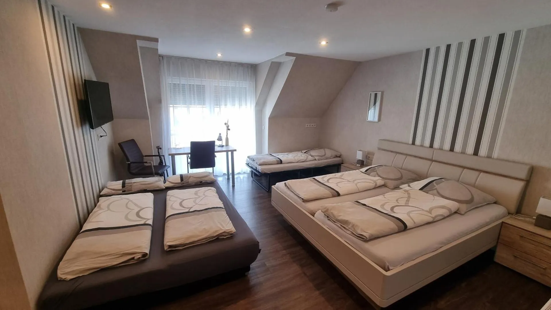 Pension am Schlossberg Reichenberg  3*, Reichenberg (Bavaria)
